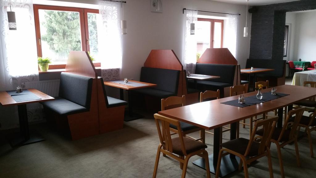 Hotel Koruna Rožnov pod Radhoštěm Eksteriør billede