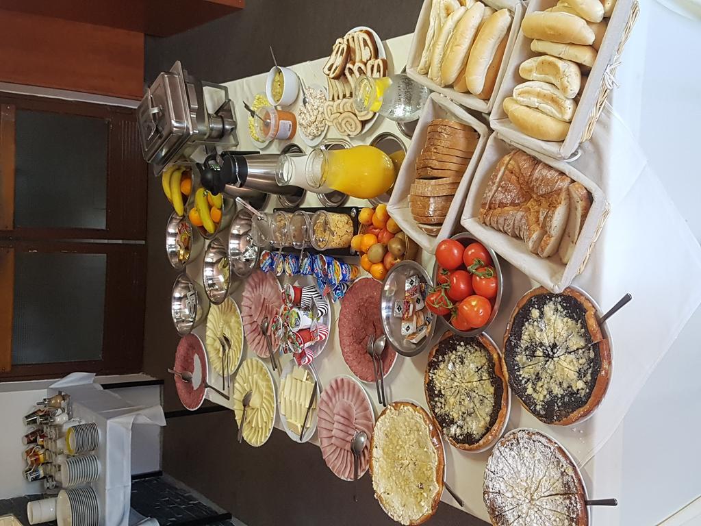 Hotel Koruna Rožnov pod Radhoštěm Eksteriør billede
